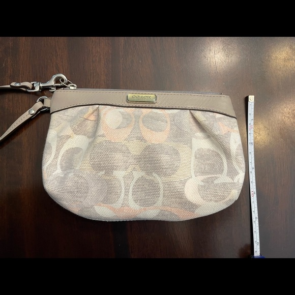 Coach wristlet - Picture 4 of 8